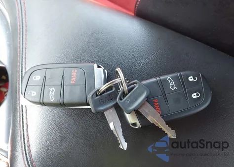 2015 Dodge Challenger R/T Scat Pack z USA, uszkodzony, nr VIN 2C3CDZFJXFH718427